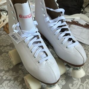 White Chicago roller skates